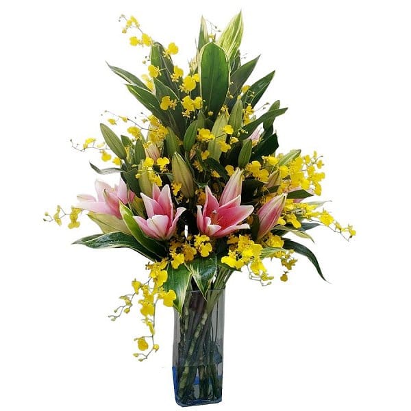 Lilies Bouquet - lily-in-vase-603